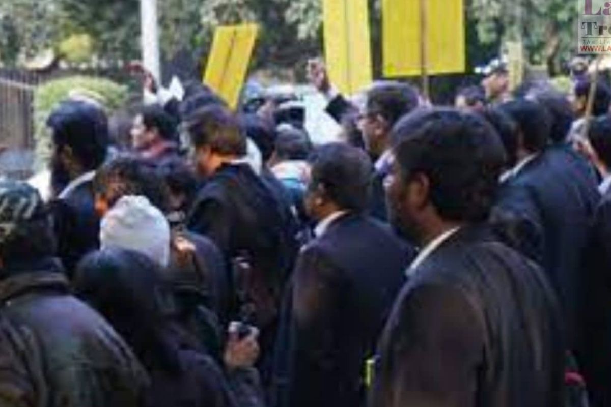 Delhi Lawyers Announce Two-Day Strike Over Police Evidence Order