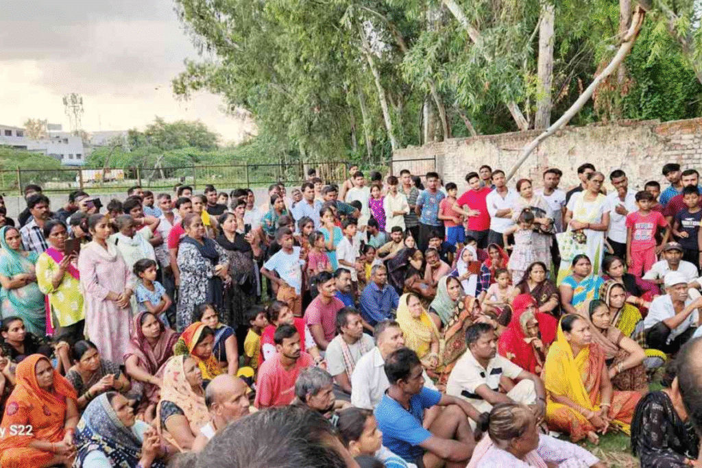 Supreme Court Seeks Centre, States’ Reply on Migrant Worker Detentions